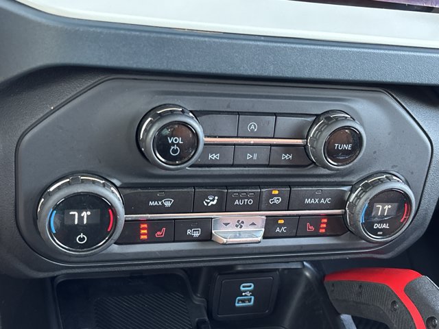 Used 2025 Ford Bronco Heritage Edition AWD/4WD image 36