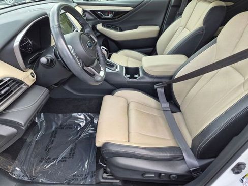 Used 2023 Subaru Outback Limited AWD/4WD image 9