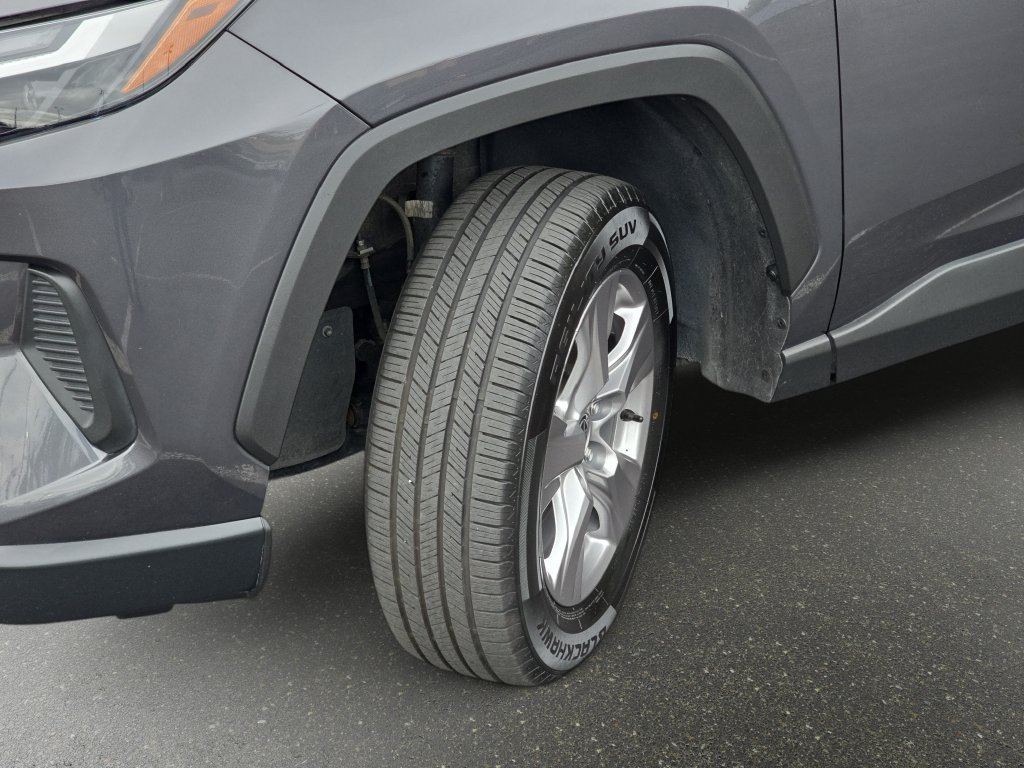 Used 2025 Toyota RAV4 XLE AWD/4WD image 34