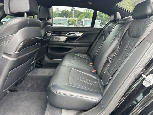 Used 2017 BMW 750i RWD image 13