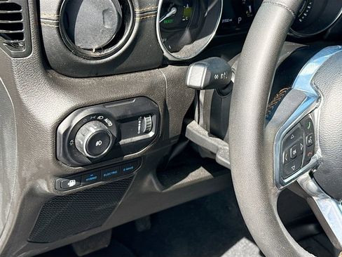 Used 2023 Jeep Wrangler Unlimited Sahara AWD/4WD image 11