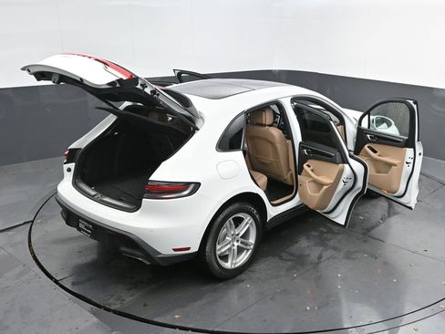 Used 2022 Porsche Macan image 51