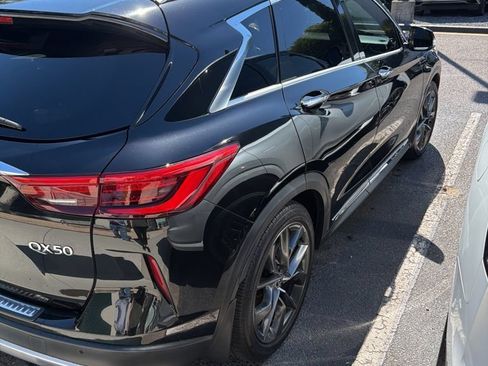 Used 2019 INFINITI QX50 Essential w/ Sensory Package FWD image 3