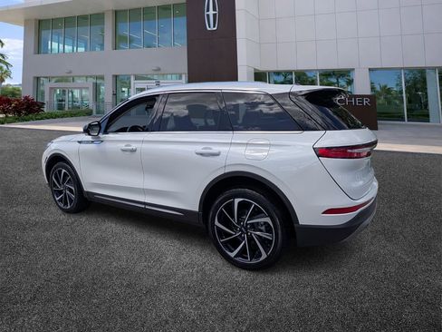 Used 2024 Lincoln Corsair Reserve image 5