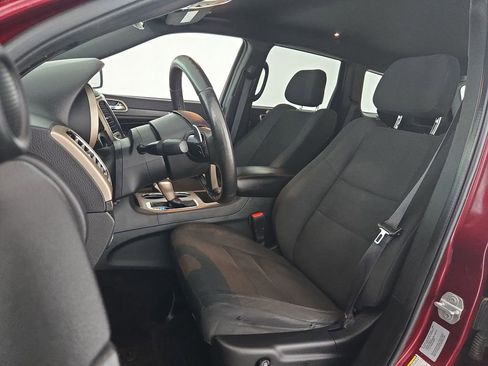 Used 2017 Jeep Grand Cherokee Laredo w/ Quick Order Package 2BE RWD image 24