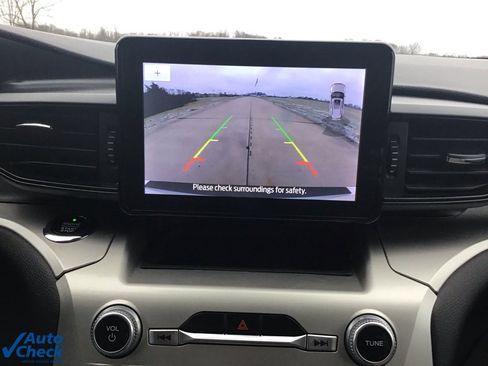 Used 2021 Ford Explorer XLT image 45
