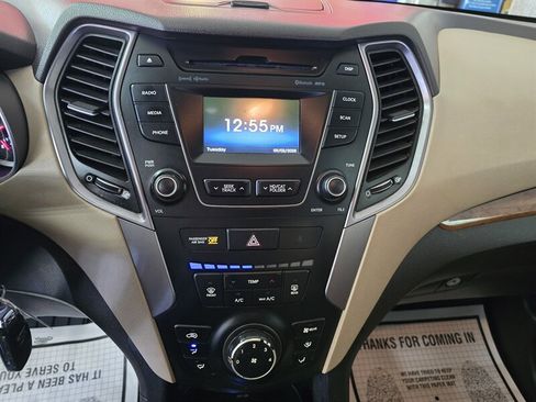 Used 2014 Hyundai Santa Fe GLS image 25