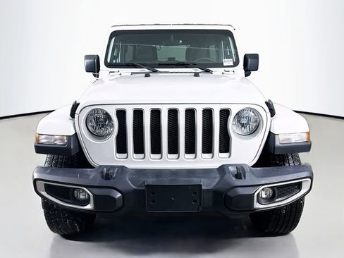 Used 2022 Jeep Wrangler Unlimited Sahara AWD/4WD image 2