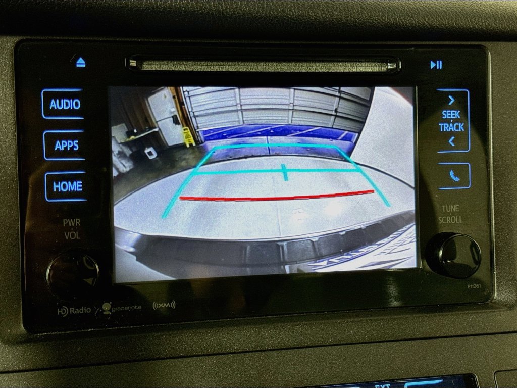 Used 2017 Toyota Sienna LE FWD image 31