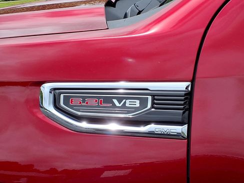 Used 2023 GMC Sierra 1500 Denali w/ Technology Package AWD/4WD image 5