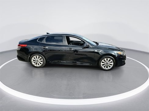 Used 2018 Kia Optima LX w/ Convenience Package image 9