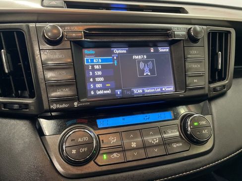 Used 2014 Toyota RAV4 XLE image 24