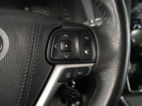 Used 2020 Toyota Sienna SE FWD image 41