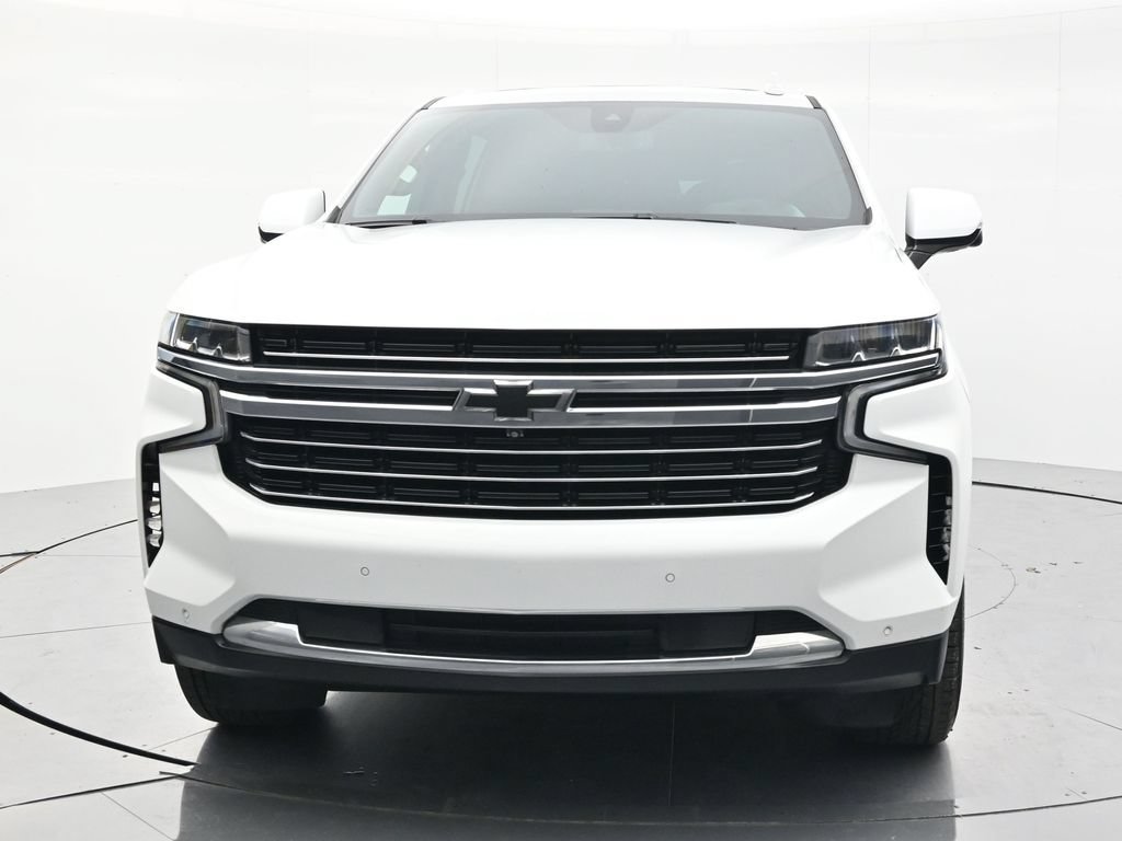 Used 2022 Chevrolet Suburban LT w/ LT Signature Plus Package AWD/4WD image 2