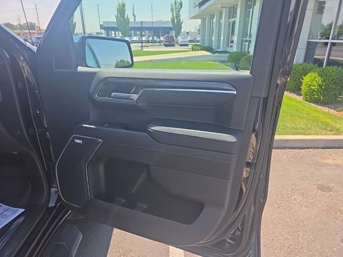 Used 2023 Chevrolet Silverado 1500 LTZ w/ Technology Package AWD/4WD image 13