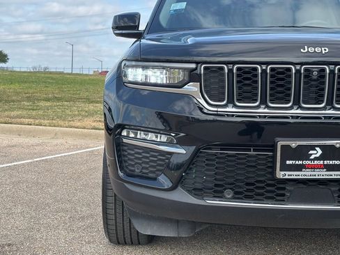 Used 2023 Jeep Grand Cherokee Limited w/ Luxury Tech Group II image 4