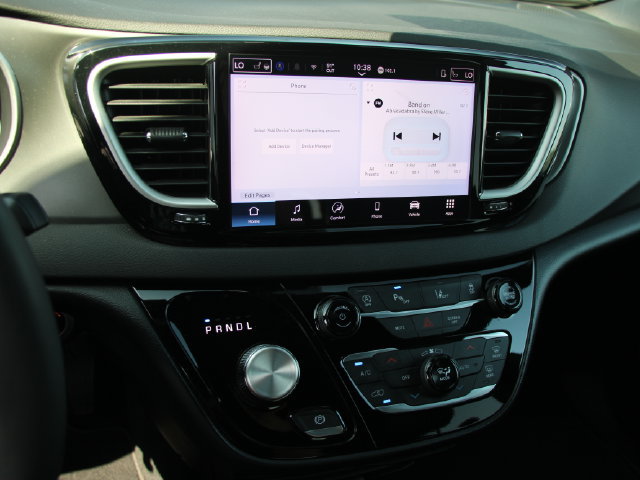 Used 2025 Chrysler Pacifica Select FWD image 19