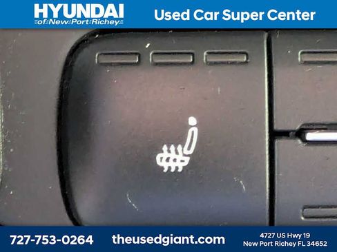 Used 2012 Volkswagen Beetle 2.5 FWD image 23