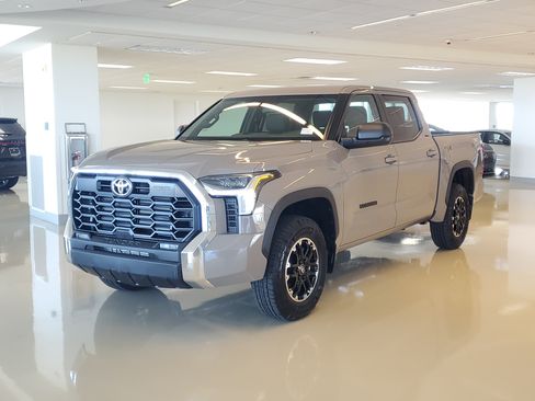 Used 2026 Toyota Tundra SR5 w/ TRD Off-Road Package AWD/4WD image 5