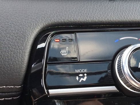 Used 2025 Honda Pilot Touring image 24
