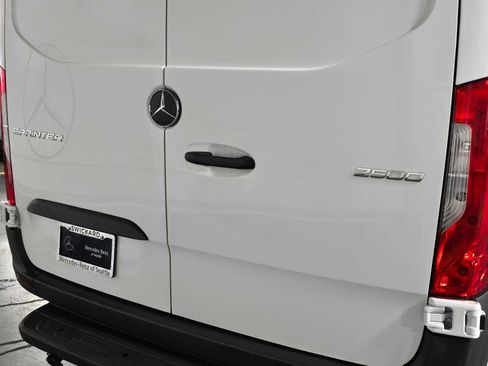Used 2025 Mercedes-Benz Sprinter 2500 image 15