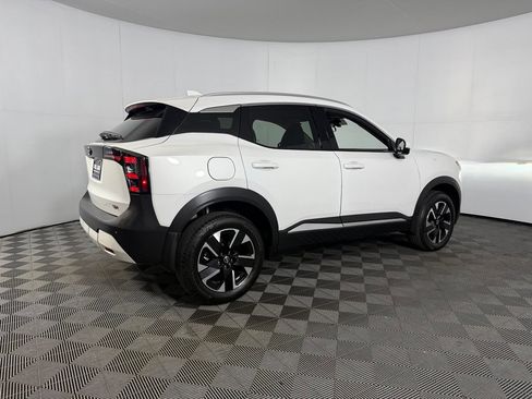 Used 2025 Nissan Kicks SR FWD image 7