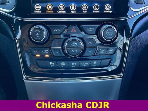 Used 2021 Jeep Grand Cherokee Laredo X image 15