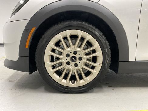 Certified 2025 MINI Cooper S image 23