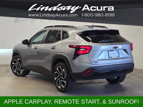 Used 2024 Chevrolet Trax RS w/ Sunroof Package FWD image 4