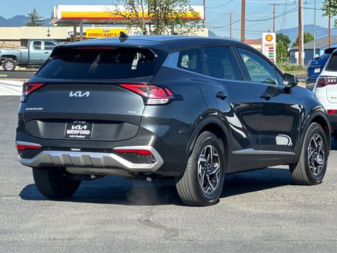 Used 2024 Kia Sportage LX AWD/4WD image 4
