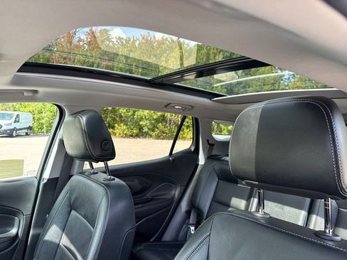 Used 2023 GMC Terrain SLT w/ Infotainment Package II image 44