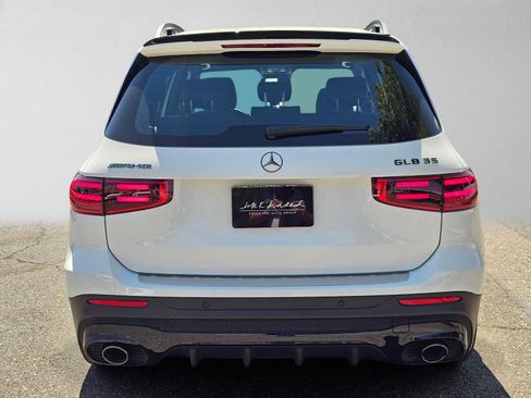 Used 2026 Mercedes-Benz GLB 35 AMG 4MATIC image 4