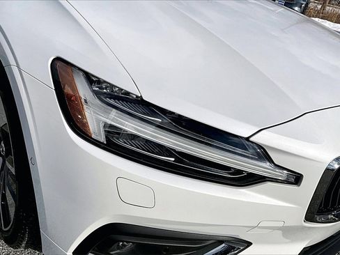 Certified 2023 Volvo S60 B5 Ultimate image 32