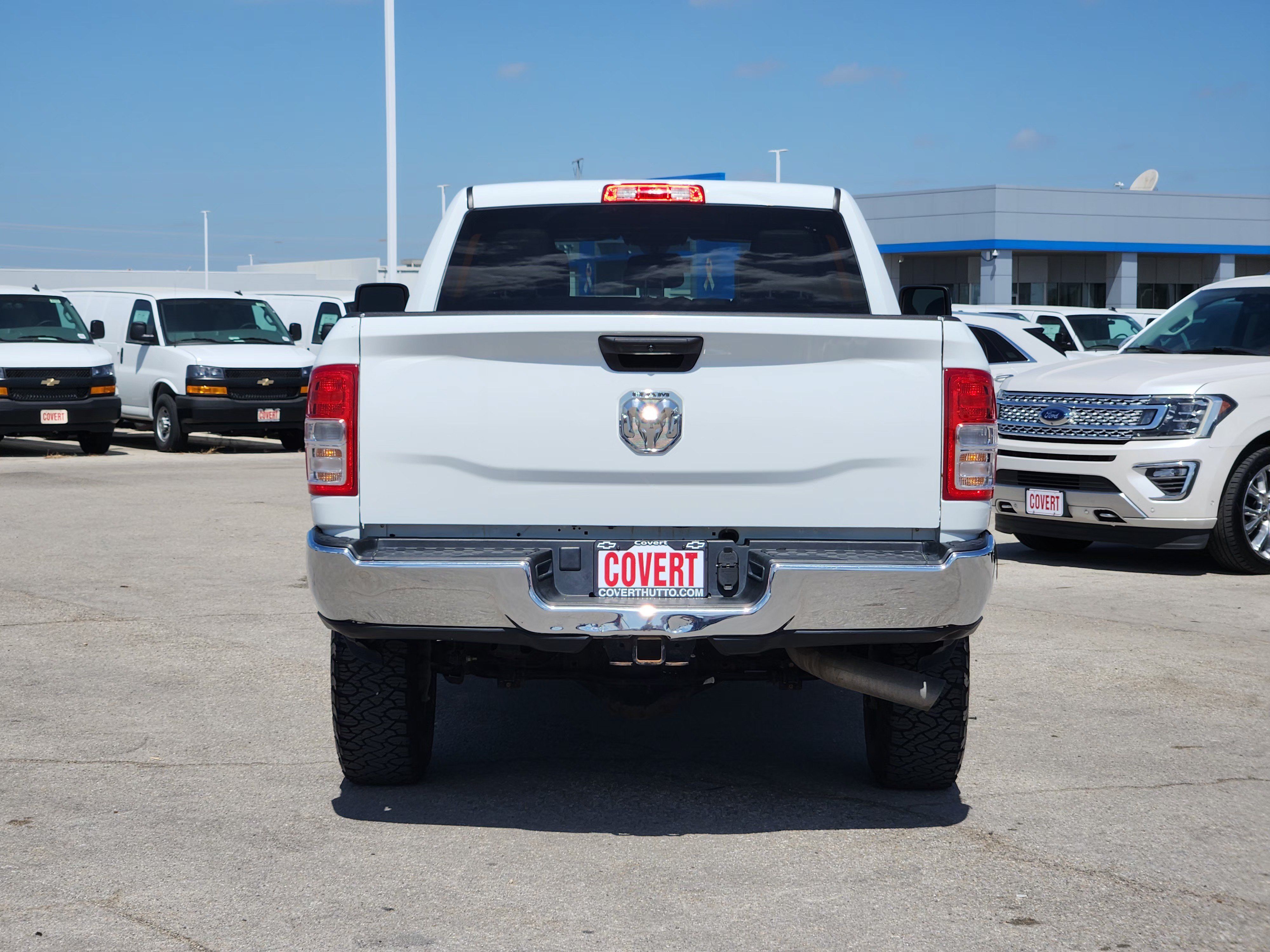 Used 2024 RAM 2500 Tradesman w/ Chrome Appearance Group AWD/4WD image 6