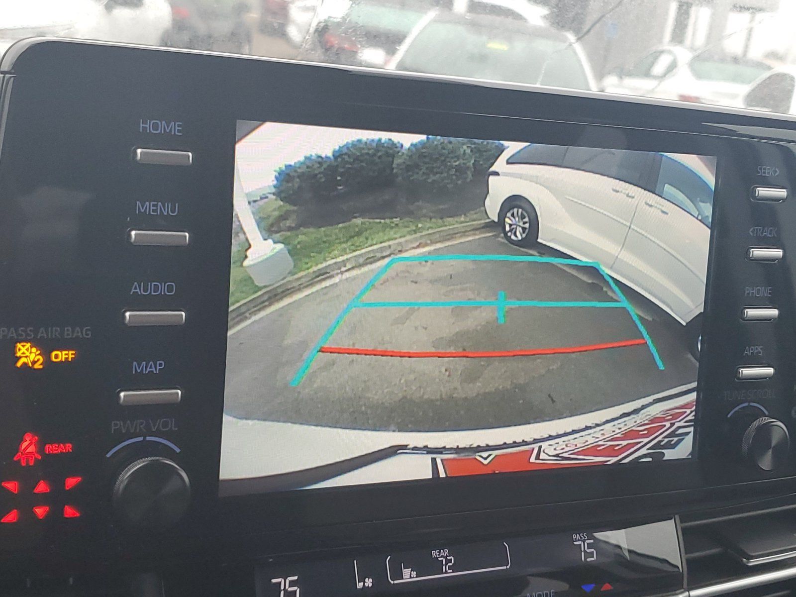 Used 2022 Toyota Sienna LE FWD image 26