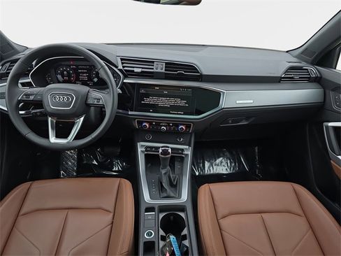 Used 2025 Audi Q3 2.0T Premium w/ Convenience Package image 10