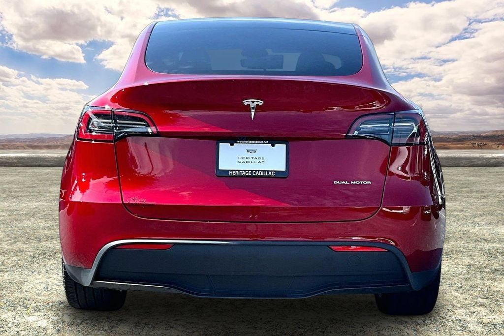 Used 2024 Tesla Model Y Long Range AWD/4WD image 6