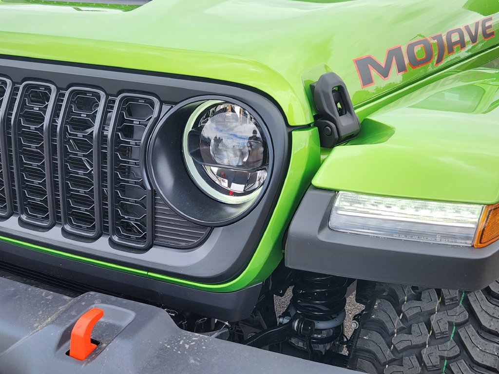 New 2026 Jeep Gladiator Mojave AWD/4WD image 9