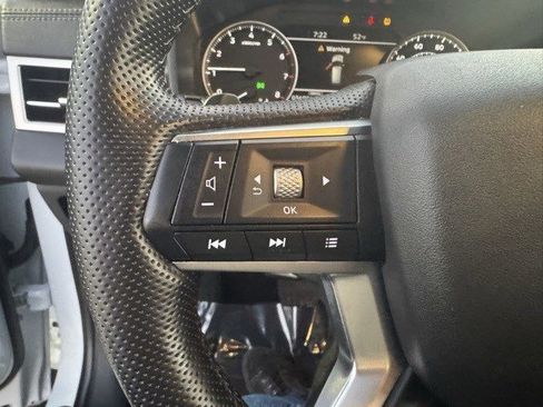 Used 2024 Mitsubishi Outlander SE image 14