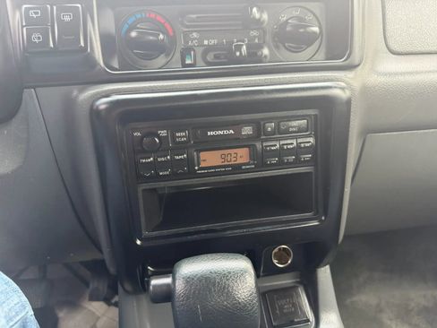 Used 2001 Honda Passport EX image 25