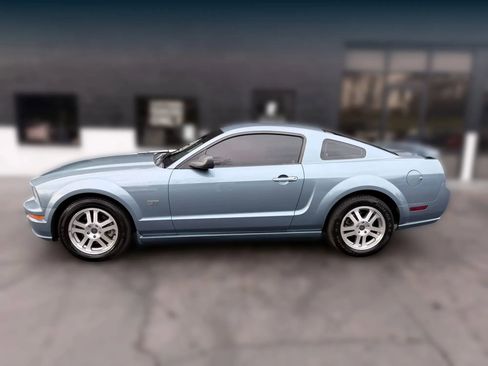 Used 2006 Ford Mustang GT Premium image 2