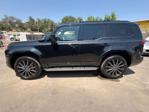 Used 2026 Lexus GX 550 w/ Accessory Package (2T) AWD/4WD image 4