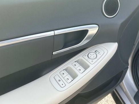 Used 2023 Hyundai Sonata SEL w/ Cargo Package image 18