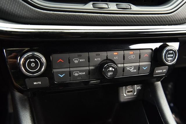 Used 2025 Jeep Compass Trailhawk AWD/4WD image 15
