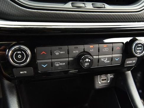 Used 2025 Jeep Compass Trailhawk AWD/4WD image 15