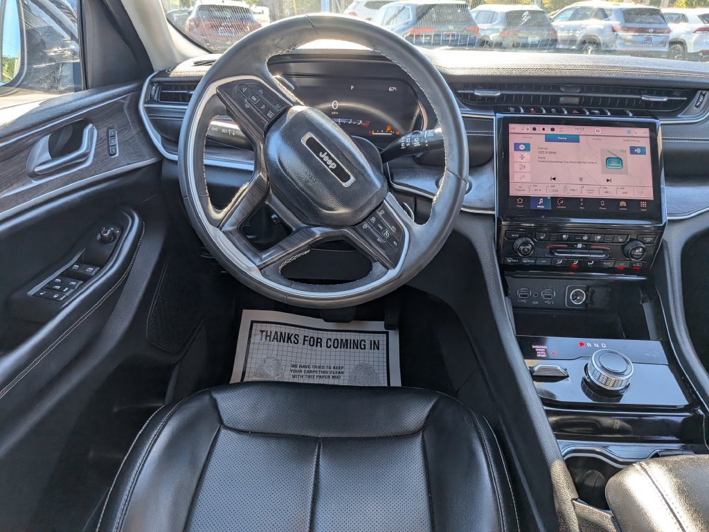 Used 2023 Jeep Grand Cherokee L Limited w/ Luxury Tech Group II AWD/4WD image 27