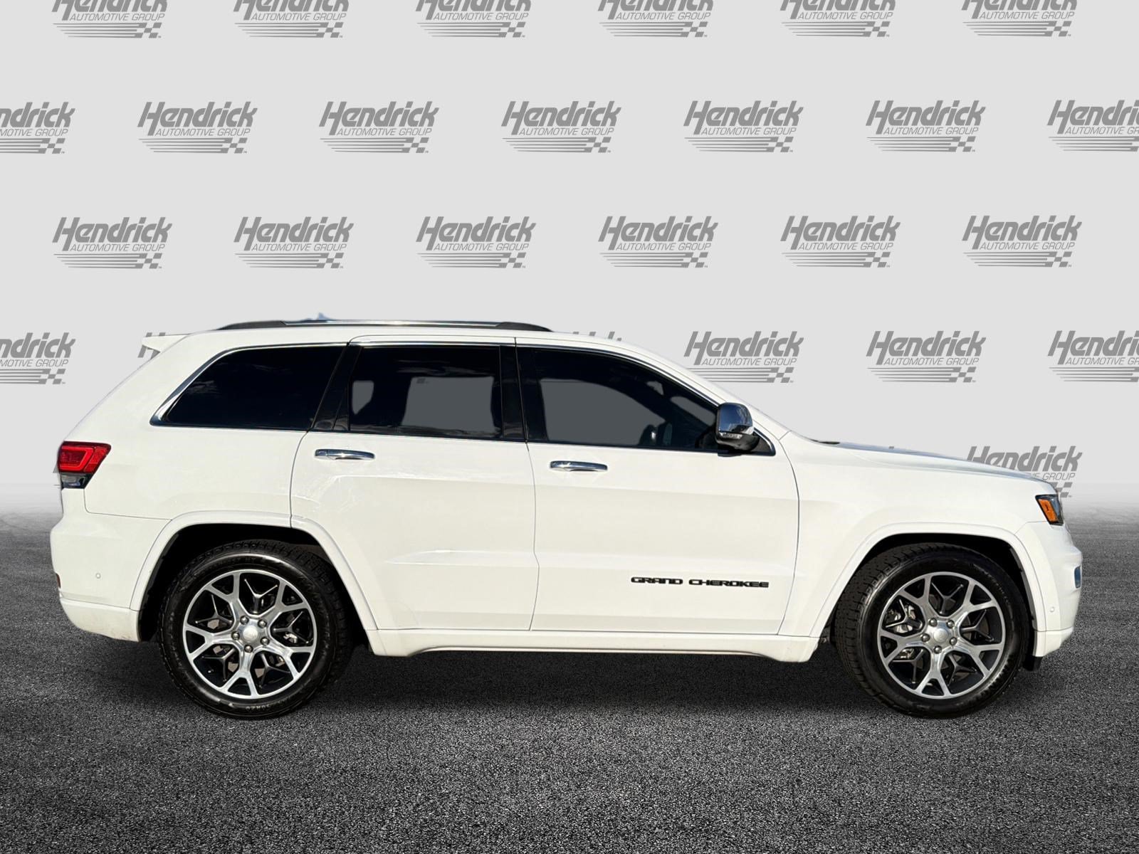Used 2020 Jeep Grand Cherokee Overland AWD/4WD image 11