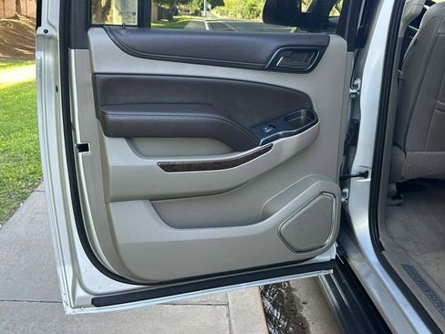 Used 2019 Chevrolet Suburban LT AWD/4WD image 53