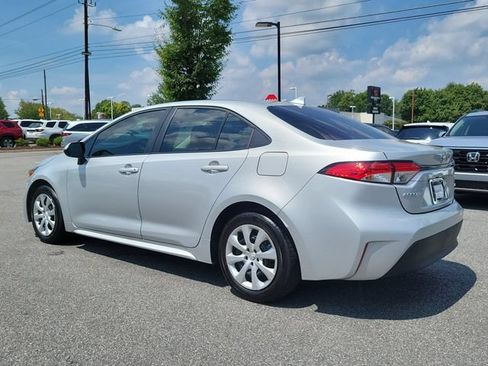 Used 2026 Toyota Corolla LE FWD image 6