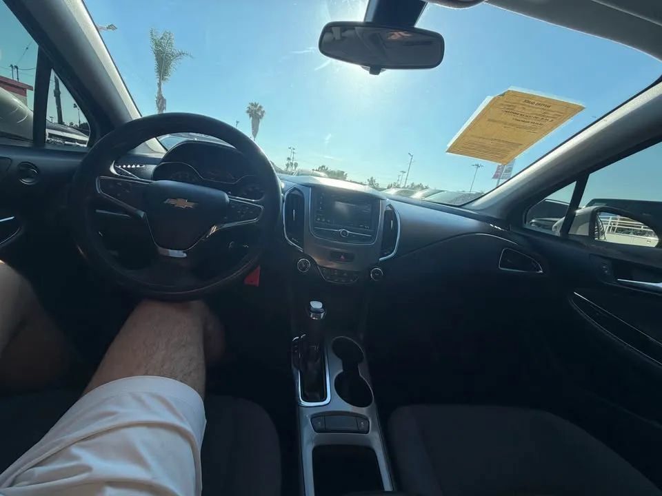 Used 2019 Chevrolet Cruze LS w/ LS Convenience Package FWD image 5
